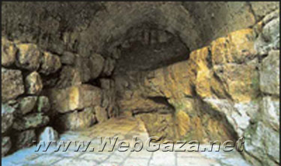 Solomon's Cave - 200 m cave under the city wall on Sultan Suleiman's street between Damascus and Herod's Gates.